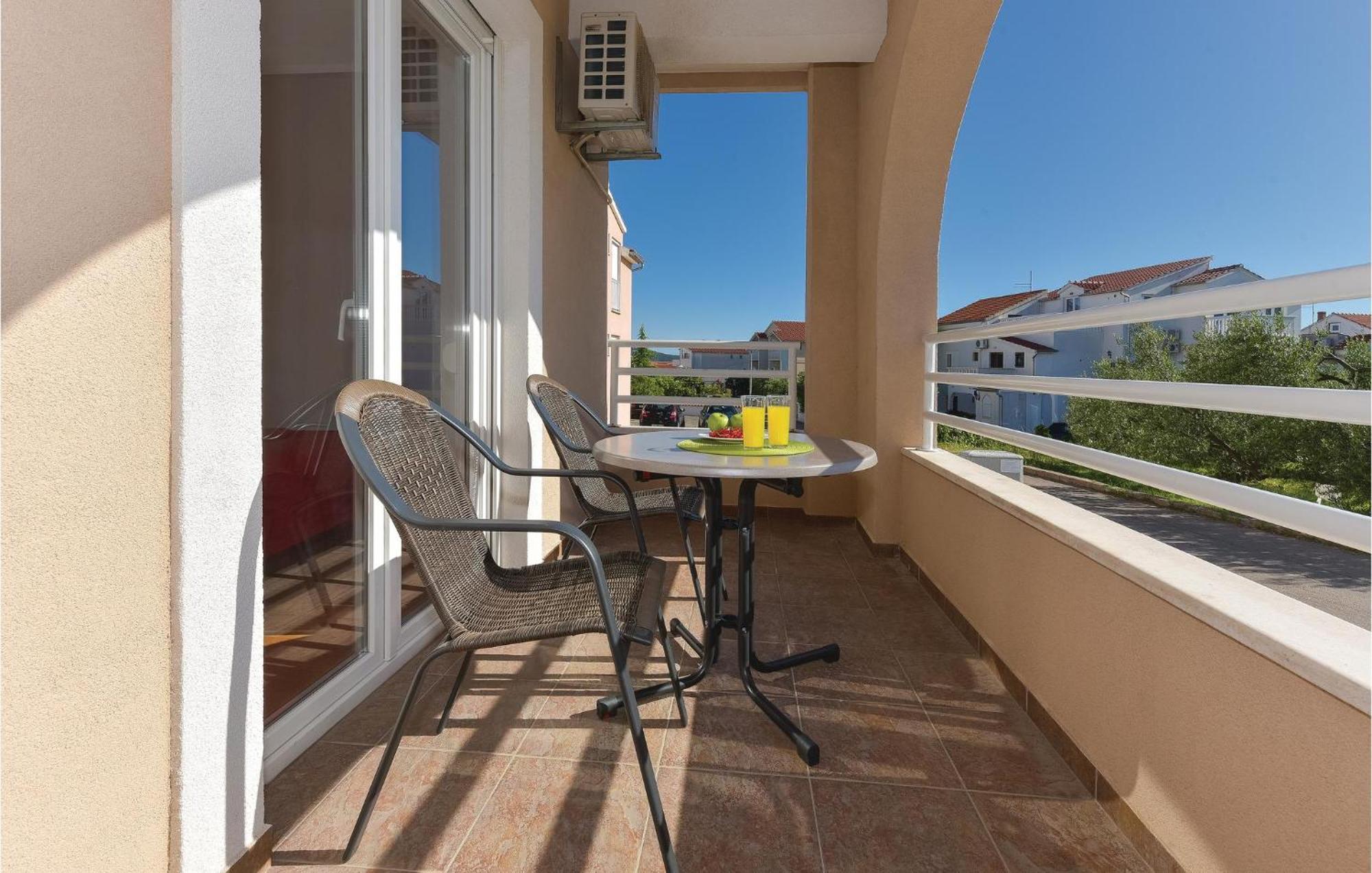 Two-Bedroom Apartment in Vodice Buitenkant foto