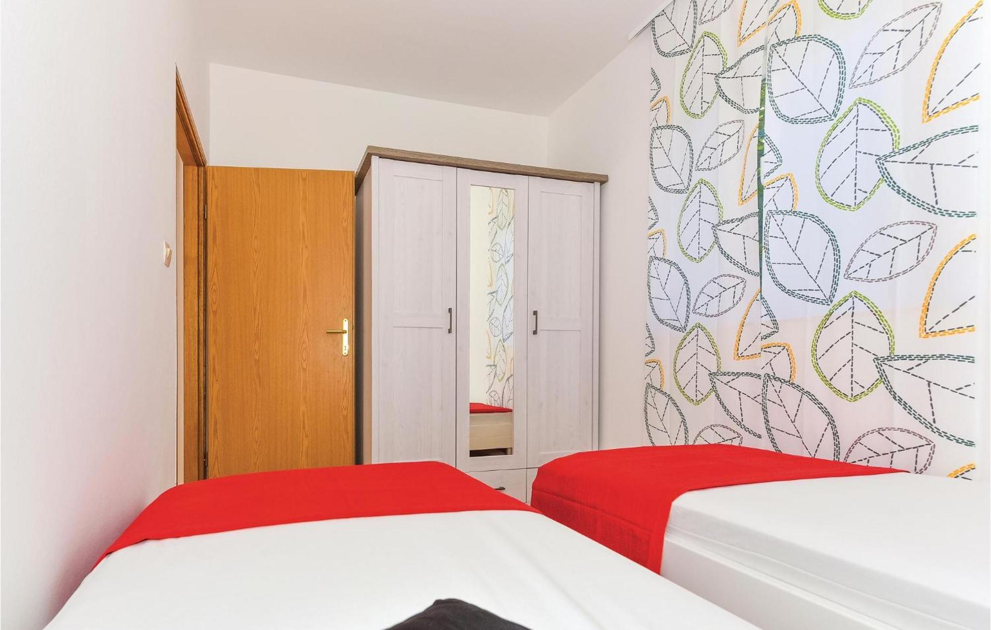 Two-Bedroom Apartment in Vodice Buitenkant foto