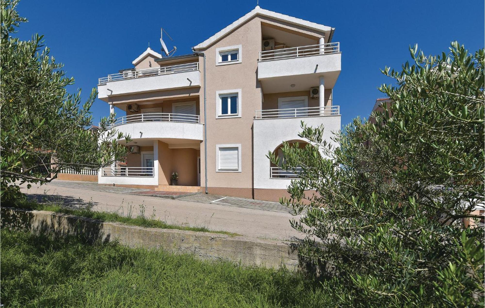 Two-Bedroom Apartment in Vodice Buitenkant foto
